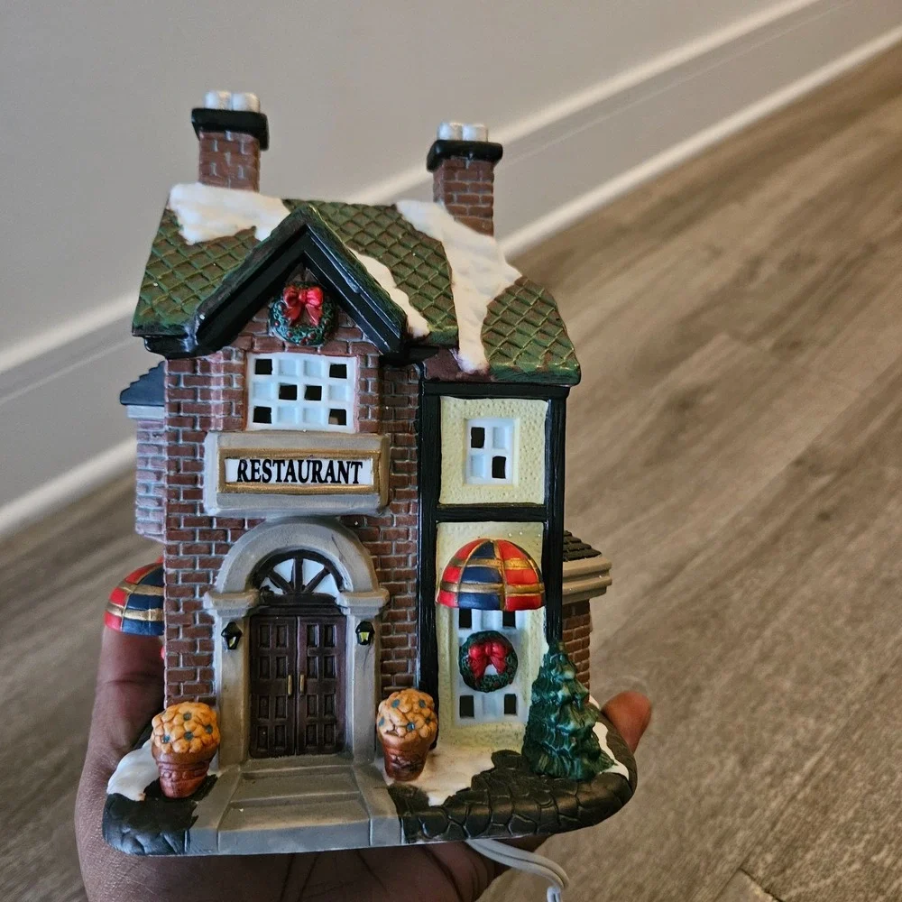 Christmas‎ Village Restaurant lighted Figurine ceramic collectible